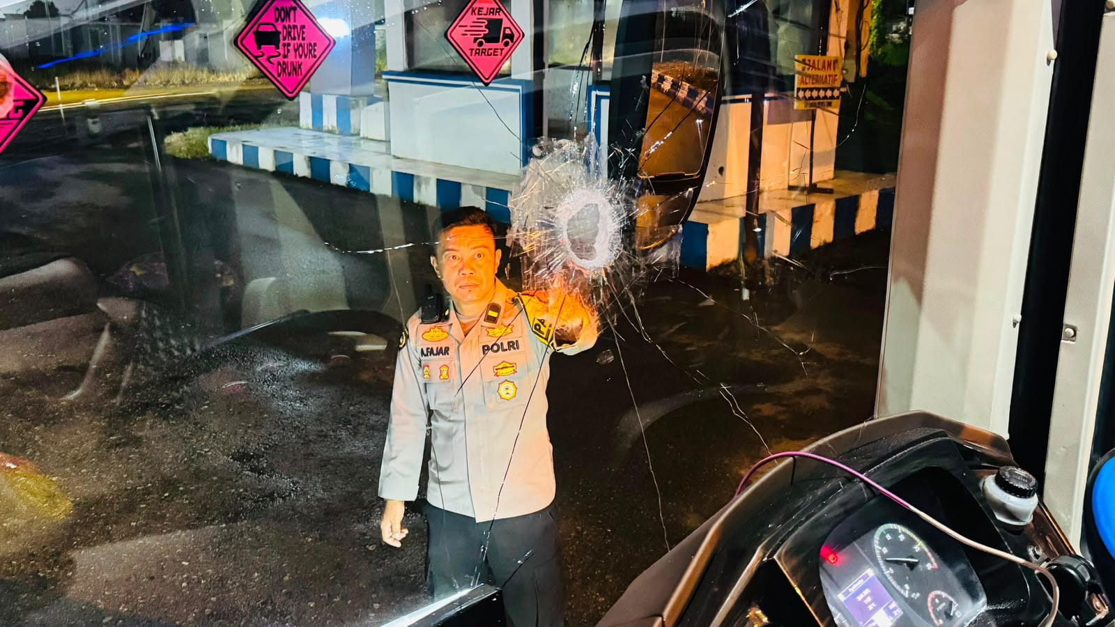 Tak Berkutik! Pelaku Pelemparan Bus Sinar Muda Diciduk Resmob Polres Luwu
