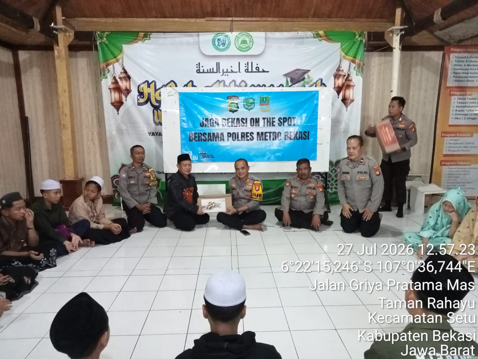 Jaga Bekasi On The Spot, Kapolsek Setu Tanamkan Nilai Akhlak dan Disiplin kepada Santri