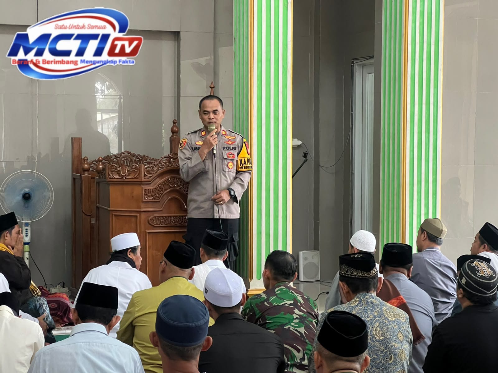 Safari Jumat Kapolsek Setu, Warga Diajak Bijak Saring Informasi Selama Pilkades