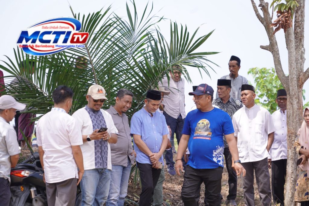 Kaperwil SulSel Nasrullah MCTI- GROUP LUWU Bantu Petani Hadapi Musim Kemarau, Bupati Luwu Serahkan Pompa Air di Desa Babang