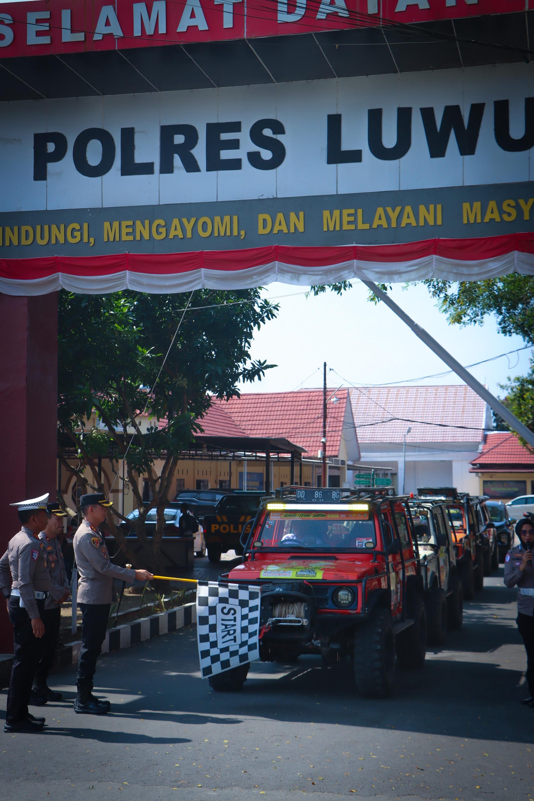 Lepas Peserta Bhayangkara Off Road Seri V, Kapolres Luwu AKBP Andrias Nurcahyo Wibowo Tekankan Keselamatan dan Kepedulian Lingkungan
