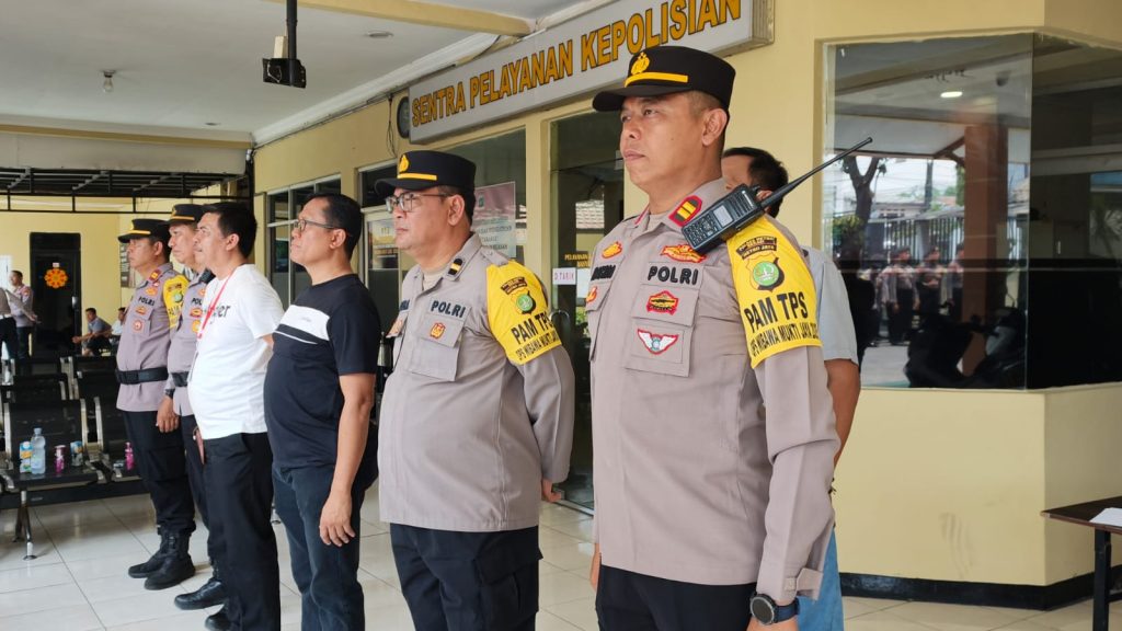 Jelang Pilkades Serentak, Polsek Cikarang Barat Gelar Apel Pergeseran 209 Personel BKO