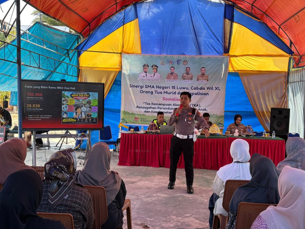 Satlantas Polres Luwu Edukasi Orang Tua Siswa SMAN 15 Luwu tentang Keselamatan Berlalu Lintas