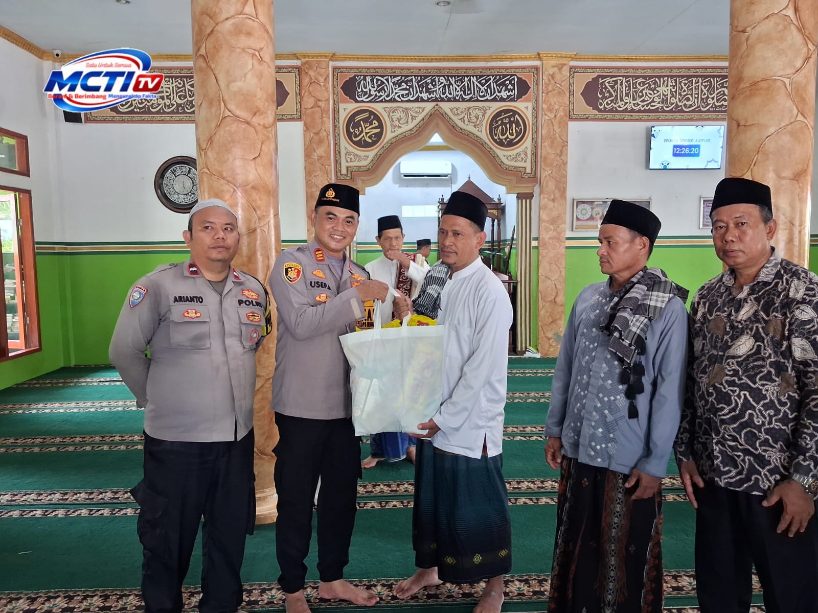 Safari Jumat Kapolsek Setu, Wujud Kepedulian Polri Dekat dengan Masyarakat