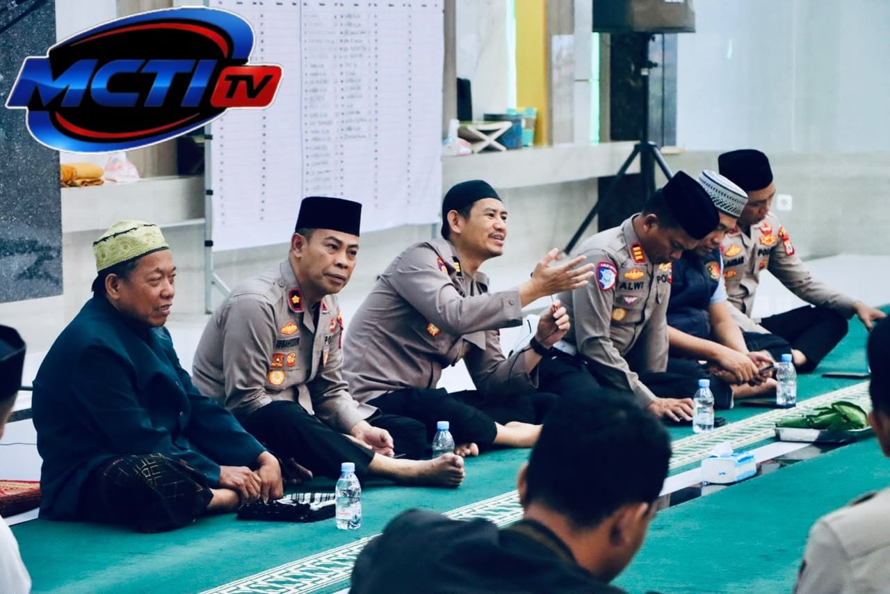 Polres Luwu Laksanakan Gerakan Subuh Keliling di Masjid Babussa’dah Bajo